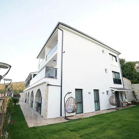 호텔 Luxury Boutuiqe 4*