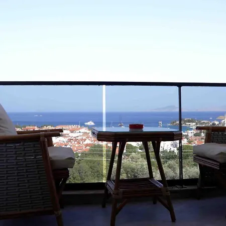 Luxury Boutuiqe 4* 닷차