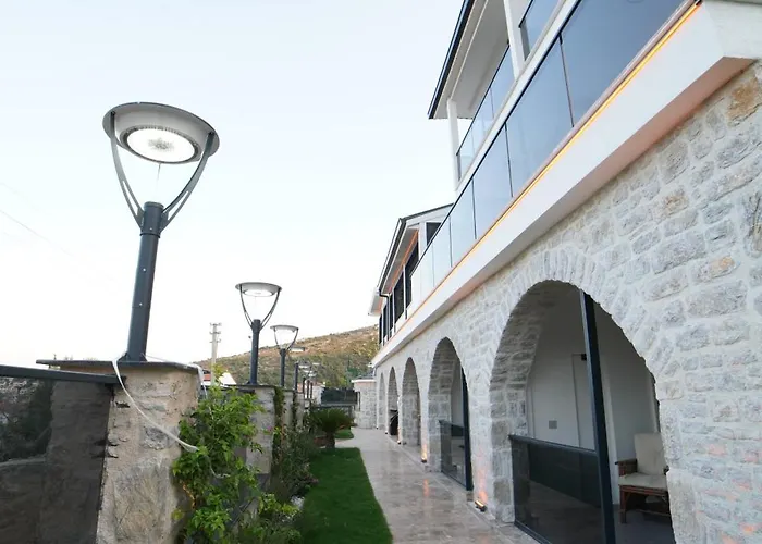 Отель Luxury Boutuiqe 4*