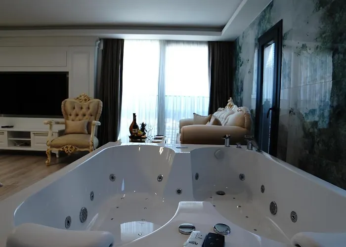 Luxury Boutuiqe Отель