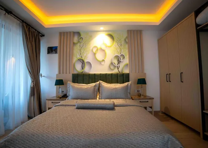 Luxury Boutuiqe Датча